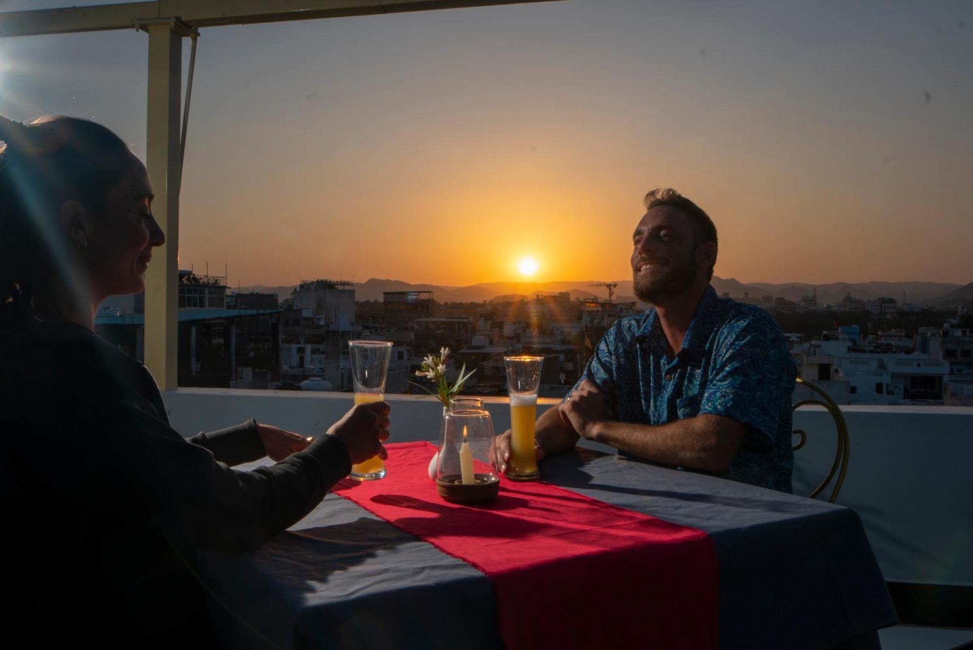 Dera Pichola- A Lake Facing Boutique Hotel Udaipur Ngoại thất bức ảnh