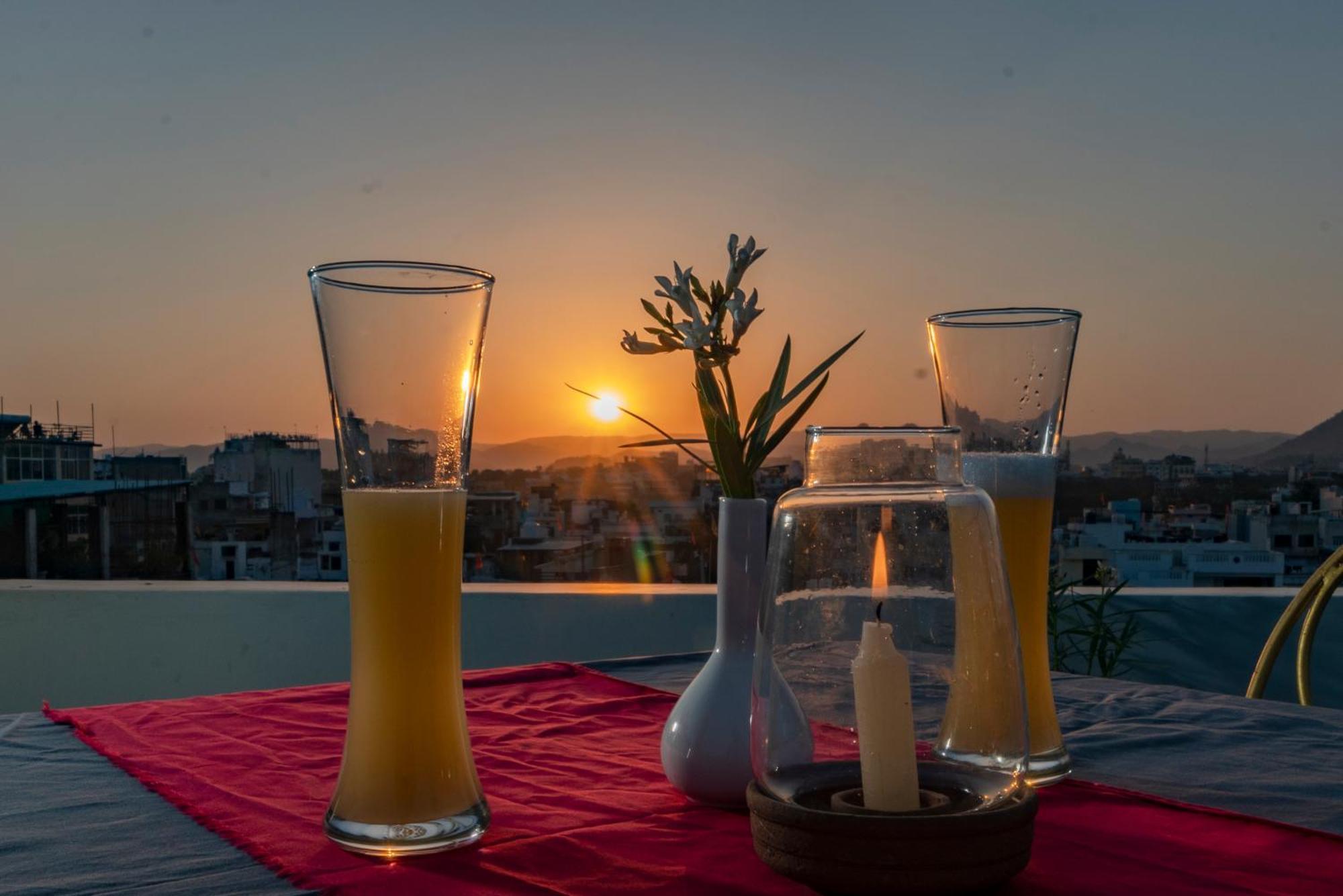 Dera Pichola- A Lake Facing Boutique Hotel Udaipur Ngoại thất bức ảnh