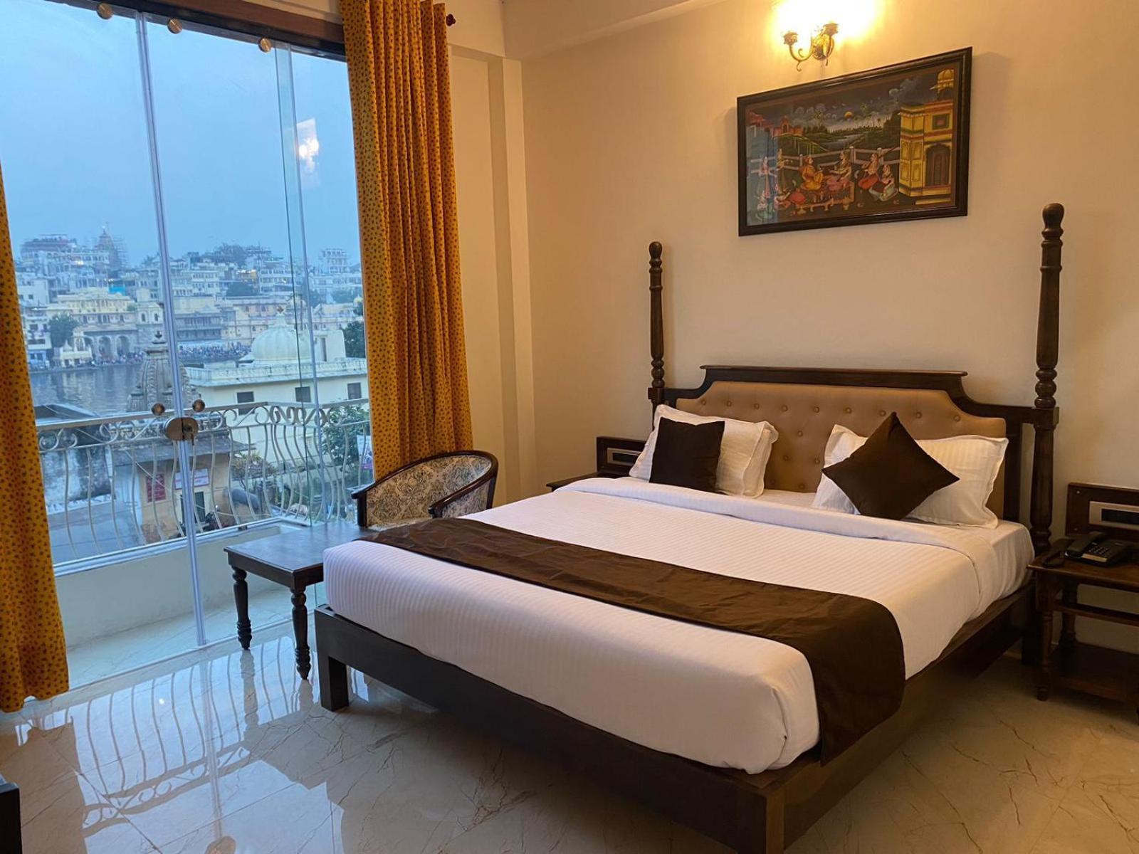 Dera Pichola- A Lake Facing Boutique Hotel Udaipur Ngoại thất bức ảnh